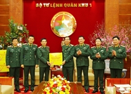 Defense chief pays pre-Tet visits to MR1, Thai Nguyen province